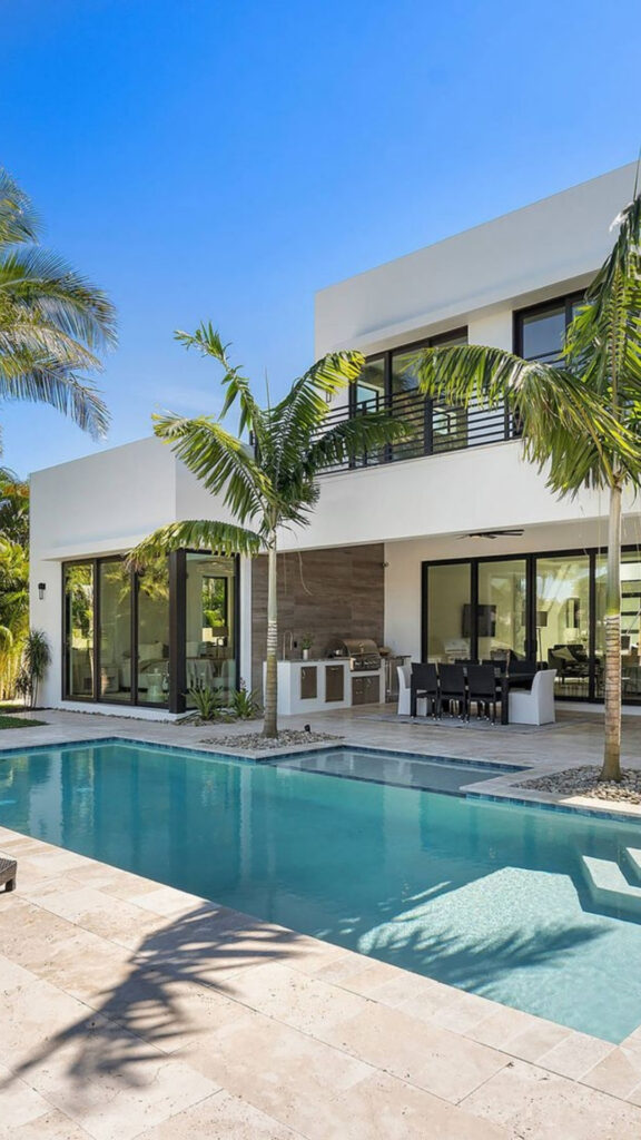 تنظيف دوري، تعقيم، وكشف تسربات بأحدث الأجهزة.